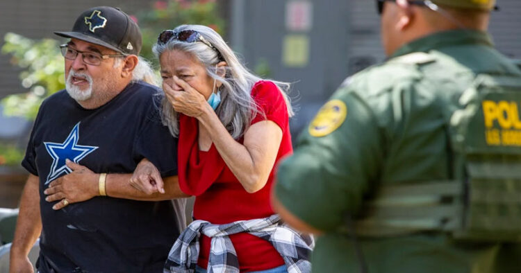 Víctimas de masacre en escuela de Texas estaban en una misma aula: Policía