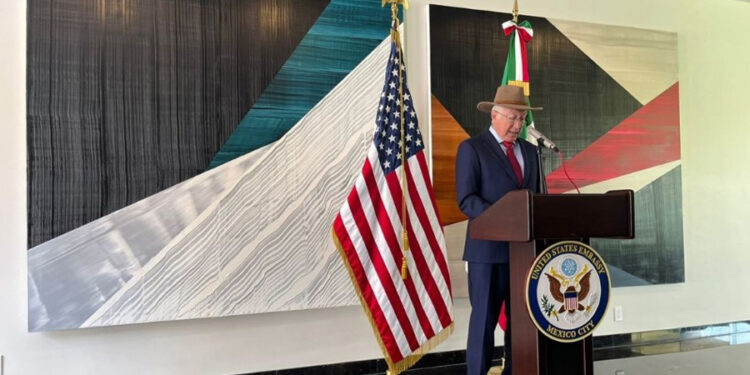 EU insiste en que AMLO asista a Cumbre