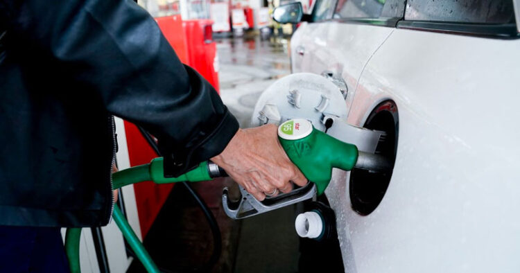 Gasolina más cara vuelve a rebasar 26 pesos por litro: Profeco