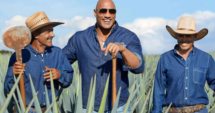 Dwayne Johnson abre nueva destilería en México