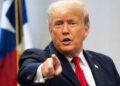 Trump se burla de Biden con un clip