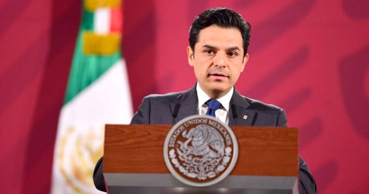 Hacen falta 33 mil trabajadores en hospitales de México: Robledo