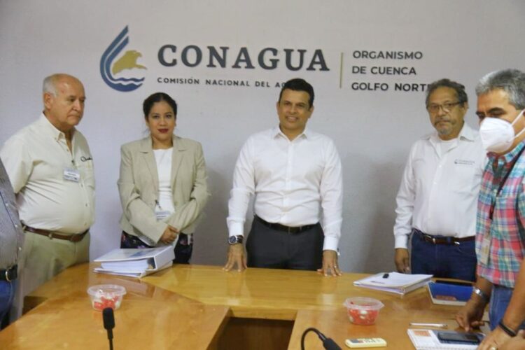 Formaliza Lalo Gattás entrega de proyecto de segunda línea a CONAGUA