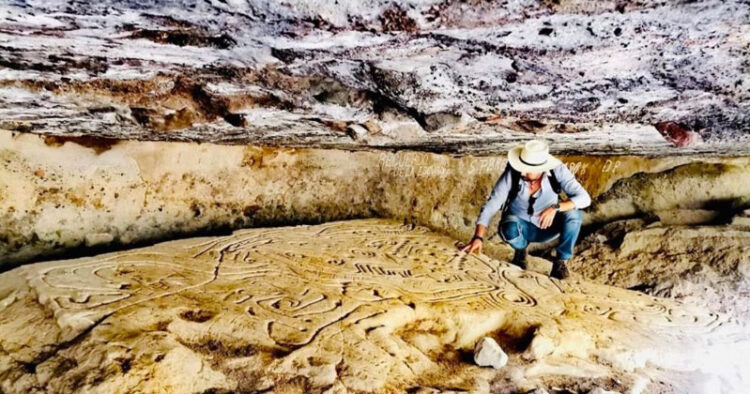Investigan petroglifos en Parácuaro, Michoacán