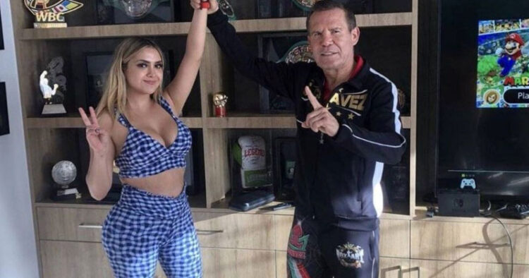 Julio César Chávez entrena a Ari Gameplays y gana