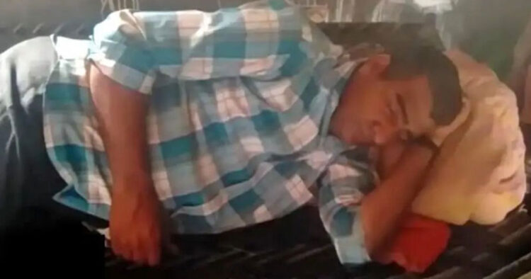 Por enfermedad hombre puede dormir 300 días seguidos al año