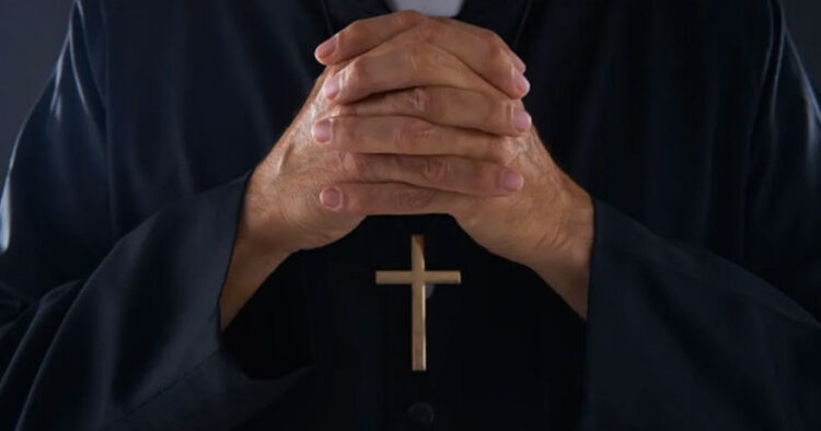 Suman 338 presuntos abusos contra menores en Iglesia de Portugal