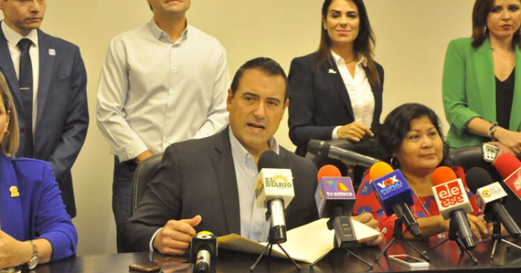 Insiste PAN que diputados de Morena aclaren su amistad con los Carmona