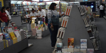 Fomentan la lectura entre jóvenes en la 33 Feria Nacional Del Libro De León