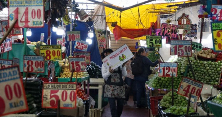 Analistas económicos estiman una inflación del 7.61% en México