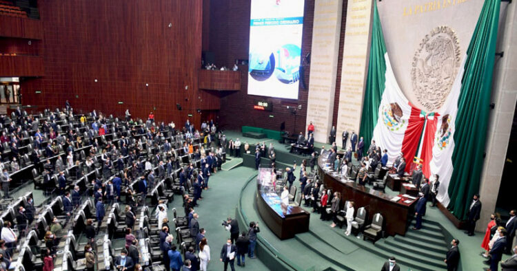 Cinco gobernadores con Congresos afines