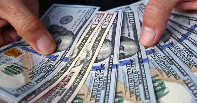 Dólar cierra Junio con declive de un 2.25%