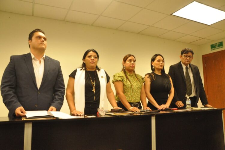 Diputados de Morena hacen frente común para defender a los alcaldes