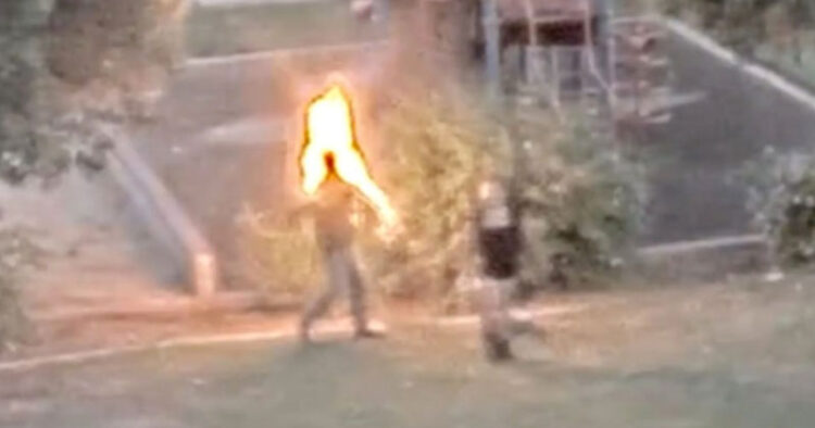 Mujer se quema viva en un parque de California