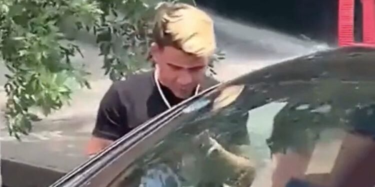 Yeferson Soteldo choca su coche de lujo en Monterrey