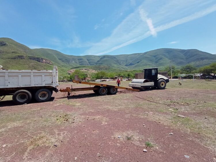 Con obras y acciones impulsa Lalo Gattás bienestar en zona rural