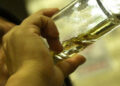28 personas murieron al ingerir alcohol adulterado en la India