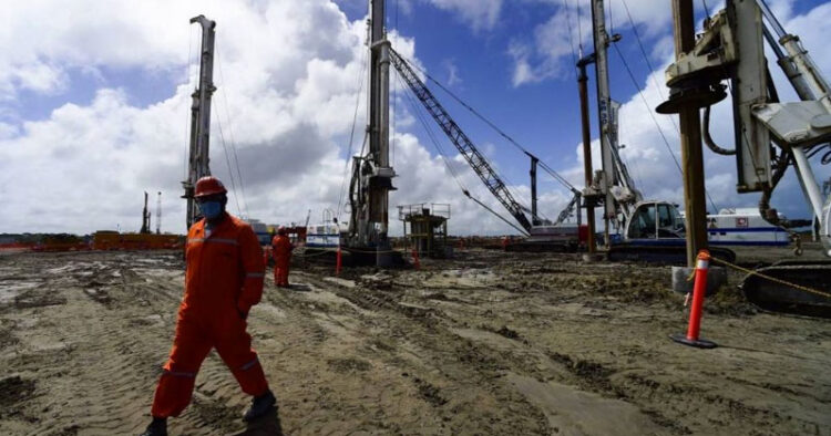 En diciembre saldrá el primer barril de la refinería Dos Bocas: AMLO