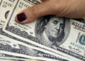 El dólar cerca de los $21