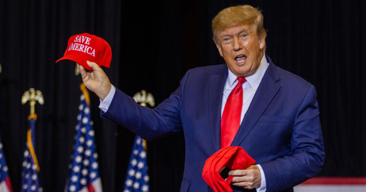 Trump llama ‘tribunal de pacotilla’ al comité del asalto al Capitolio