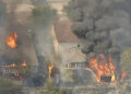Incendio forestal en Texas consume un vecindario