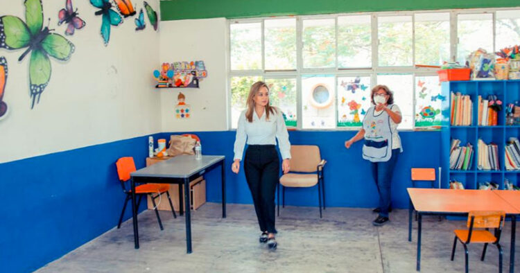 Supervisa Lucy obras en Centros de Asistencia Infantil