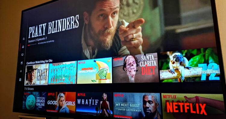 Cobrará Netflix extra por conectarse en una televisión fuera de casa
