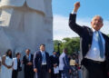 López Obrador rompe protocolos y recorre puntos de Washington