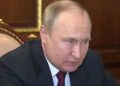 Vladimir Putin reaparece con el rostro hinchado