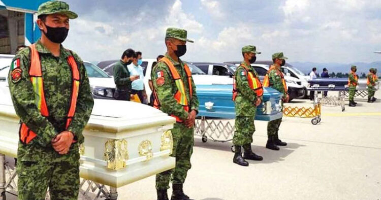 Arribaron 16 cuerpos a México por tragedia en Texas