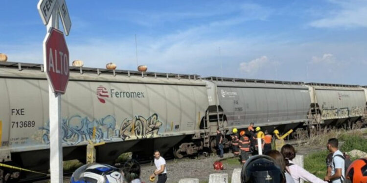 Mujer muere arrollada por un tren; iba distraída y con audífonos