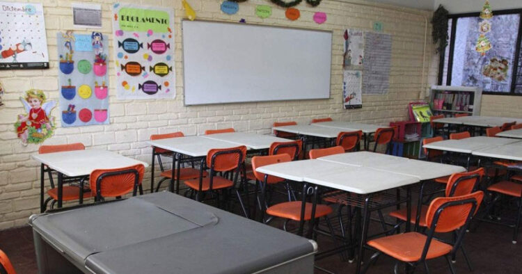 Regios buscarían regresar a clases  a distancia tras falta de agua