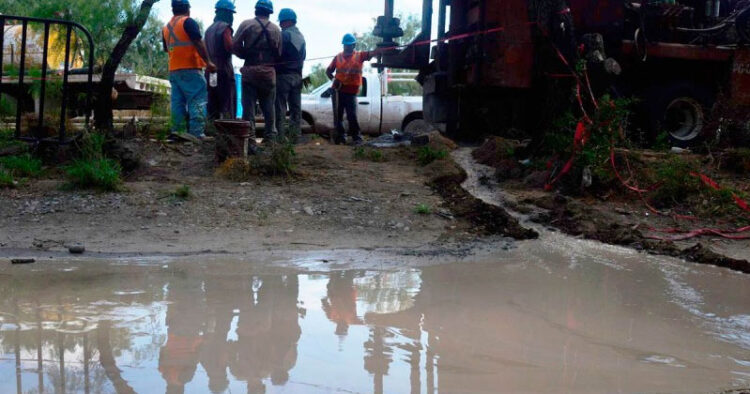 Mineros atrapados, rodeados por 6 minas llenas de agua