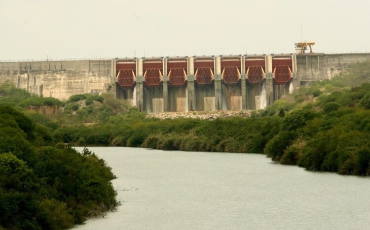 Apunta NL a negar a Tamaulipas agua de la presa El Cuchillo 