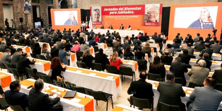 Participa Sección 30 del SNTE en reuniones para analizar el nuevo modelo educativo en México