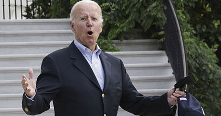 Biden sale de su aislamiento por Covid-19