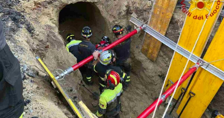 Rescatan en Italia a hombre dentro de un túnel