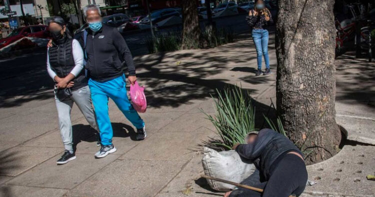AMLO presume reducción de desigualdad pese a crisis económica