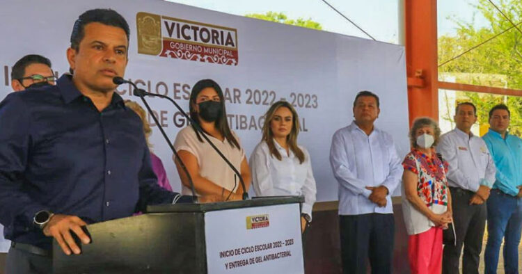 Lalo y Lucy suenan la campana de nuevo ciclo.