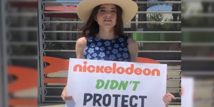 Así protestó la estrella de ‘Zoey 101’, Alexa Nikolas contra Nickelodeon
