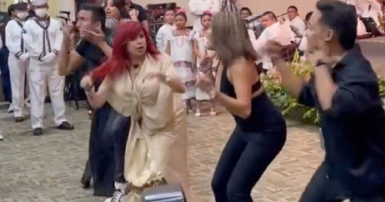 Layda Sansores baila al ritmo del ‘rugido del jaguar’ en su primer informe