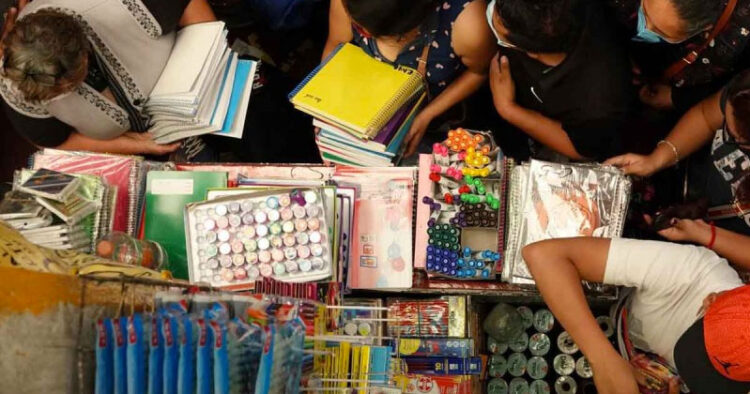 Invita Profeco a reutilizar útiles y uniformes escolares