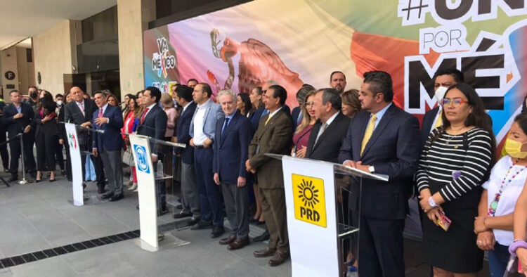 Va por México cierra filas ante un posible embate del gobierno