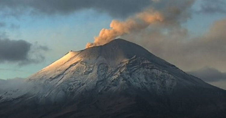 Popocatépetl registra 117 minutos de tremor y un sismo