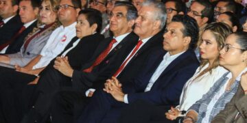 Asisten alcalde y presidenta del DIF Victoria a Congreso de Medicina