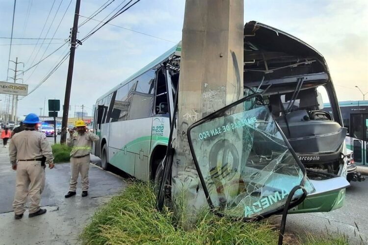 Accidente de ruta 232 en Monterrey dejó 22 lesionados