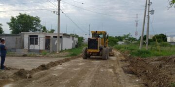Trabaja Municipio en nivelación de calles