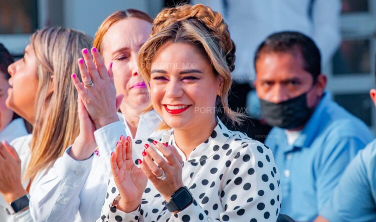 Convive Lucía de Gattás con niños del Centro CAM Emprendedores