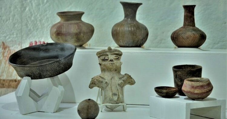 Exhiben al público piezas arqueológicas de la colección Pareyón-López