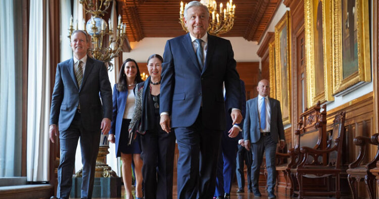 «México buscará creación de línea aérea nacional»: AMLO
